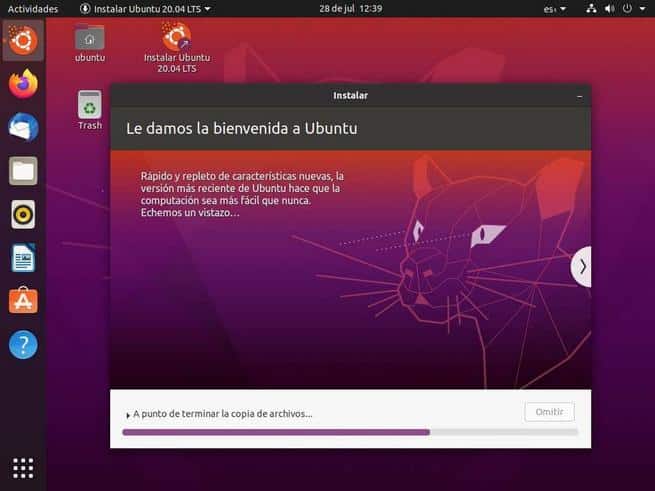 Progreso de instalación de Ubuntu copiando archivos al disco