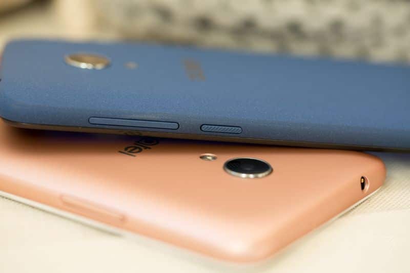 Parte trasera del Alcatel 1X con Android Go