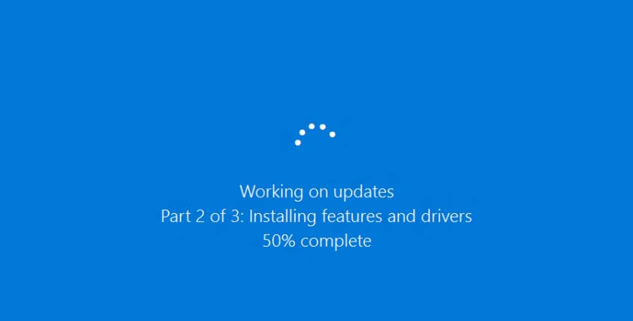 Pantalla y proceso de Windows Update en un equipo con Windows